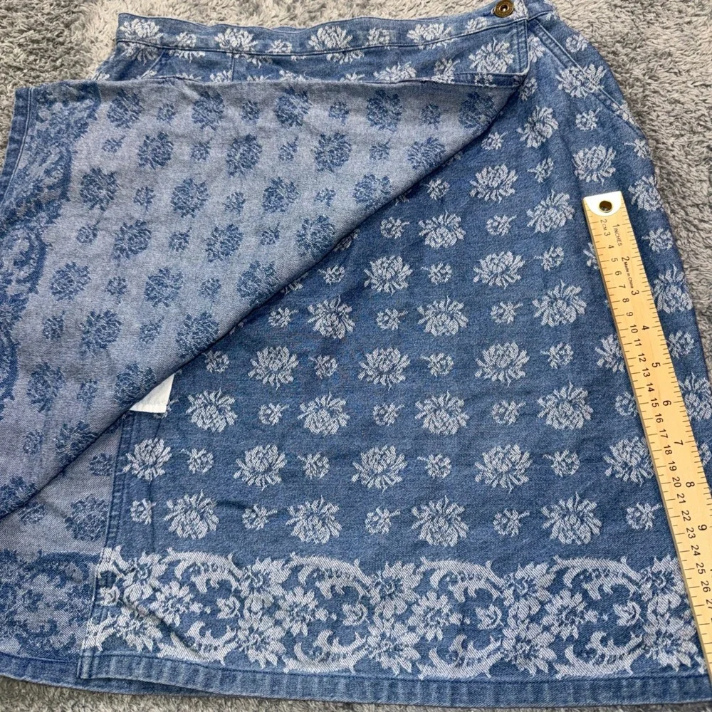 Liz Claiborne Womens Lizwear Wrap Skirt 10 Blue Floral Print Cotton Denim